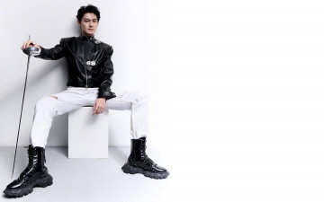 Картинка мужчины wang+zhuocheng актер куртка ботинки шпага
