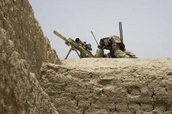 Картинка оружие армия спецназ винтовка наблюдение снайперская солдат