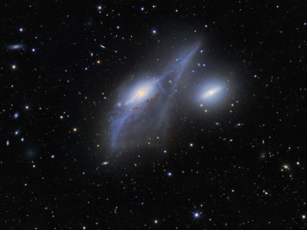Обои картинки фото ngc4438, ngc4435, космос, галактики, туманности