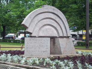 Картинка рига памятник йоргену земитану города латвия