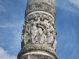 Картинка разное рельефы статуи музейные экспонаты колонна