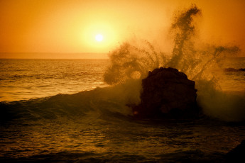 Картинка природа восходы закаты брызги солнце
