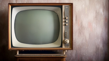 Картинка разное ретро +винтаж телевизор старье паутина стена