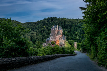 Картинка burg+eltz города замки+германии дорога замок