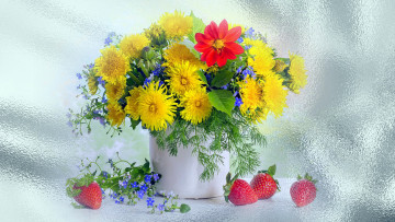 Картинка цветы букеты +композиции одуванчики незабудки клубника георгин
