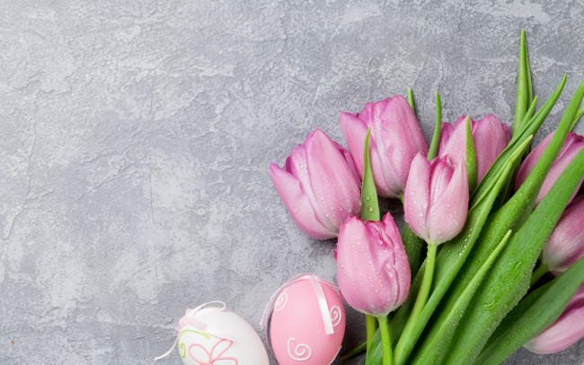 Обои картинки фото праздничные, пасха, тюльпаны, розовые, pink, tulips, spring, easter, eggs, decoration, happy, tender, pastel