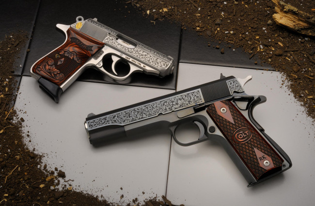 Обои картинки фото colt & walther custom presentation pistols, оружие, пистолеты