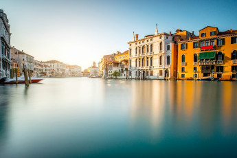 Картинка италия города венеция+ катер здания водоем