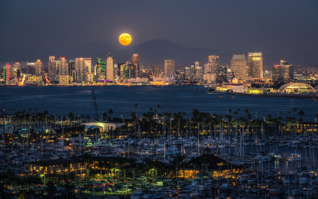 Обои картинки фото америка, города, - панорамы, ночь, луна, здания, водоем, яхты