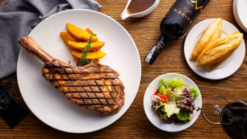 Картинка еда мясные+блюда стейк вино салат