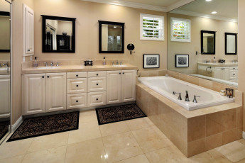 Картинка интерьер ванная+и+туалетная+комнаты ванна коврики зеркала