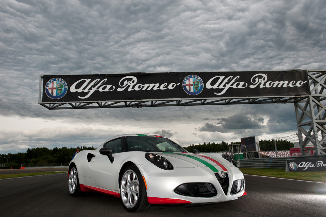Обои картинки фото 2013, alfa, romeo, 4c, автомобили, гонки