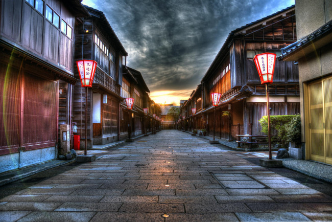 Обои картинки фото kanazawa,  japan, города, - улицы,  площади,  набережные, фонари, улица, Япония, город, hdr, дома, закат