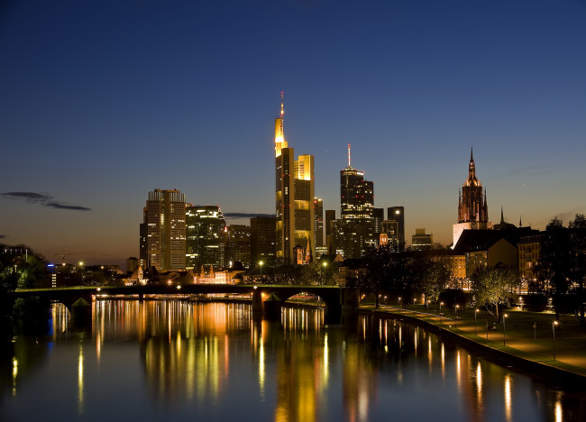 Обои картинки фото германия франкфурт на майне, города, франкфурт-на-майне , германия, огни, ночь, река, дома, frankfurt, am, main