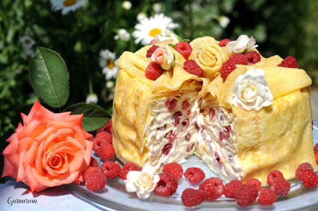 Обои картинки фото еда, торты, роза, малина, торт, крем, лето, блины