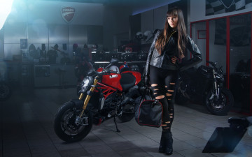 Картинка мотоциклы мото+с+девушкой ducati