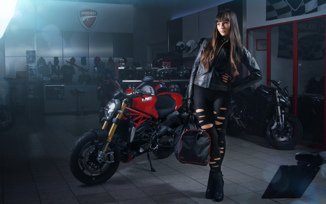 Обои картинки фото мотоциклы, мото с девушкой, ducati