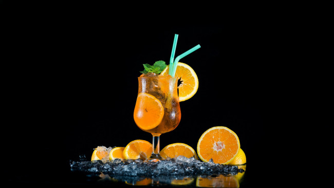 Обои картинки фото еда, напитки,  коктейль, коктейль, лед, апельсины