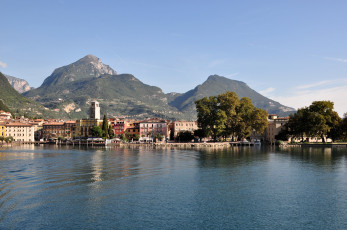 Картинка города пейзажи lake garda италия