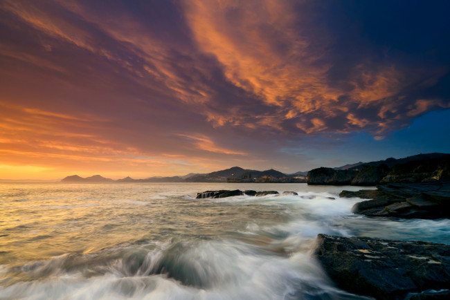 Обои картинки фото природа, моря, океаны, скалы, закат, море, камни