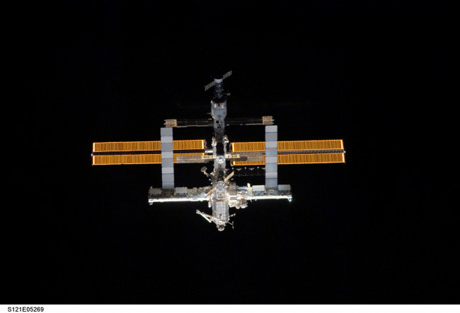 Обои картинки фото космос, космические, корабли, станции, станция, мир