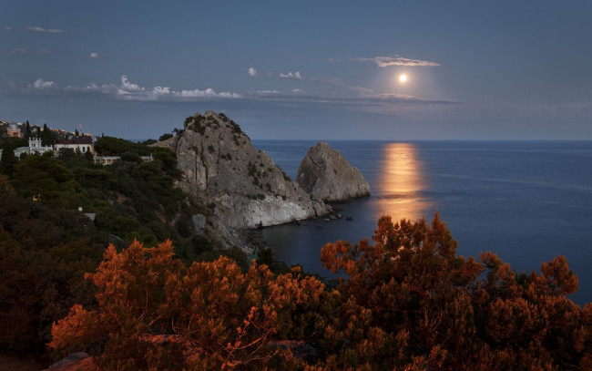 Обои картинки фото природа, побережье, море, крым, сергей, шульга, небо, скалы, вечер, лунная, дорожка, берег, луна