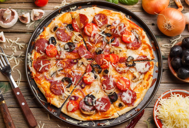 Обои картинки фото еда, пицца, помидор, начинка