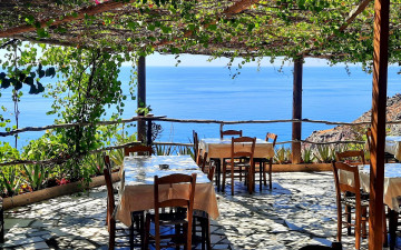 Картинка интерьер кафе +рестораны +отели море терраса столики
