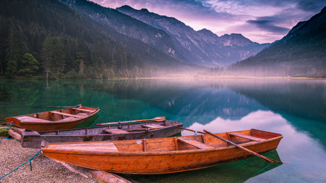 Обои картинки фото корабли, лодки,  шлюпки, горы, озеро, туман
