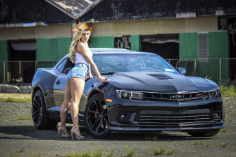 Картинка автомобили -авто+с+девушками блондинка шляпа