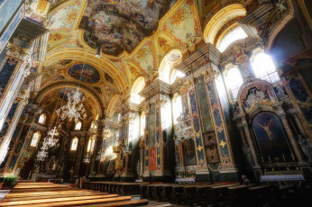 Картинка interiors+of+bolzano+cathedral интерьер убранство +роспись+храма декор собор