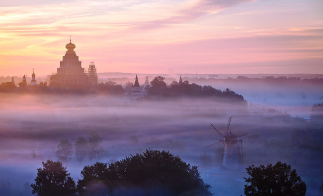 Обои картинки фото города, - православные церкви,  монастыри, утро, мельница, храм, туман