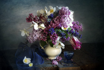 обоя цветы, букеты,  композиции, букет, сирень, тюльпаны, весна, анемоны