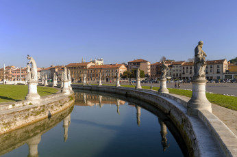 Картинка города -+дворцы +замки +крепости прато-делла-валле падуя канал италия мостик площадь скульптура