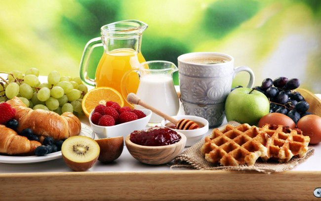Обои картинки фото еда, разное, сок, джем, ягоды, киви, молоко, завтрак