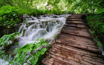 Картинка природа реки озера каскад река лес мостки