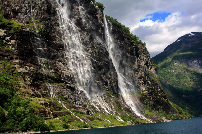 Обои картинки фото норвегия, stranda, природа, водопады, водопад, горы, река