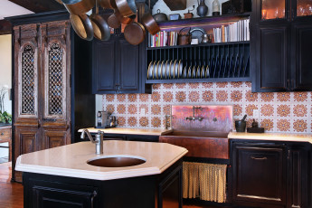 Картинка интерьер кухня посуда стол люстра мебель дизайн