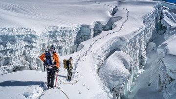 Картинка спорт экстрим скалы альпинисты лед тропа горы зима снег тени солнце