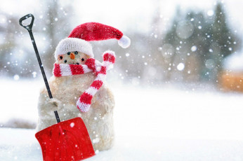 Картинка праздничные снеговики лопата снег