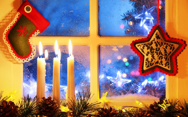 Обои картинки фото праздничные, новогодние свечи, окно, мишура, свечи