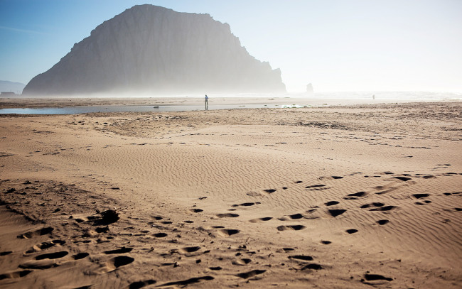 Обои картинки фото природа, побережье, гора, песок