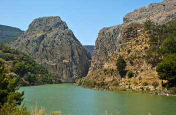 обоя el chorro lakes andalusia,  spain, природа, реки, озера, горы, скалы, озеро, испания, el, chorro, lakes, andalusia, spain