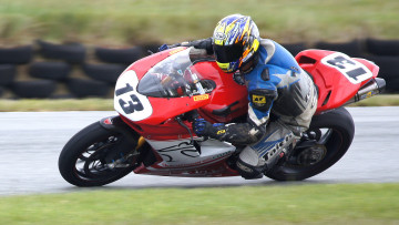 Картинка 2008+ducati+1098+ john+beck спорт мотоспорт трек шлем экипировка гонщик байк