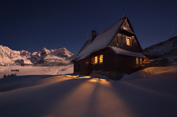 Картинка города -+здания +дома снег дом ночь горы