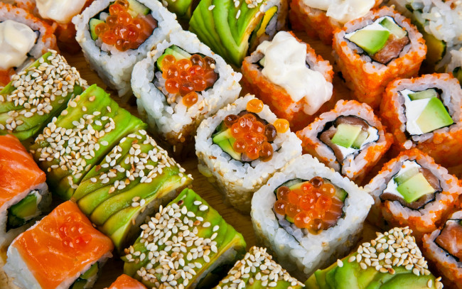 Обои картинки фото еда, рыба,  морепродукты,  суши,  роллы, роллы, суши, кухня, японская, ассорти