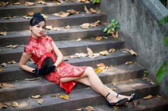 Картинка девушки -+азиатки азиатка ступени листья веер перчатки поза