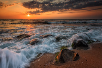 Картинка природа побережье небо море камни волны прибой svilen simeonov