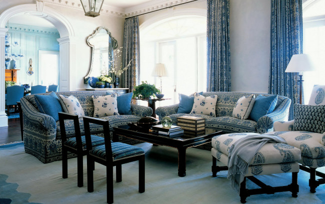 Обои картинки фото интерьер, гостиная, стол, кресла, диваны, подушки