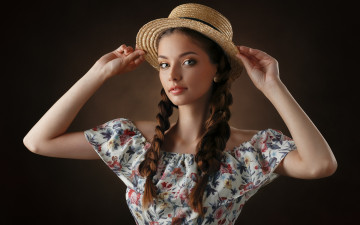 Картинка девушки -+брюнетки +шатенки платье косы шляпа